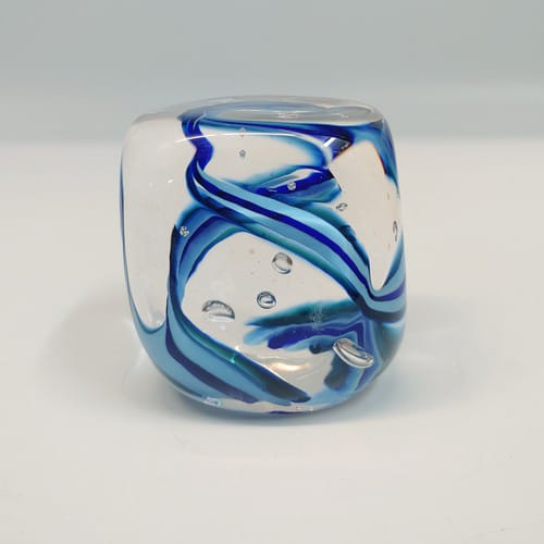 Click to view detail for DB-621 Paperweight - square blue $52